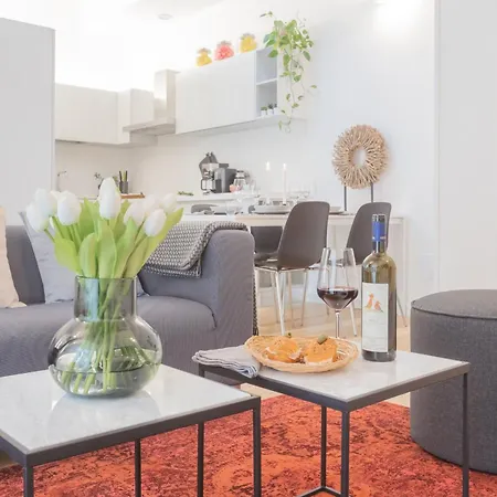 Palazzo Tatti By Rent Apartment Como