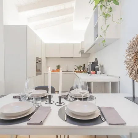 Apartment Palazzo Tatti By Rent Como