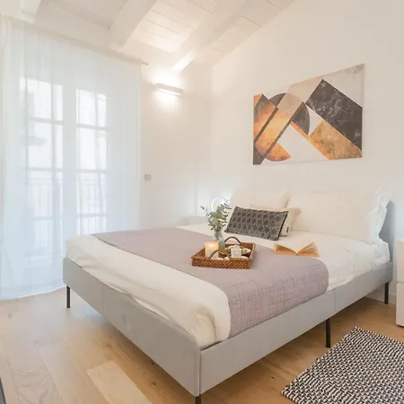 Palazzo Tatti By Rent Appartamento